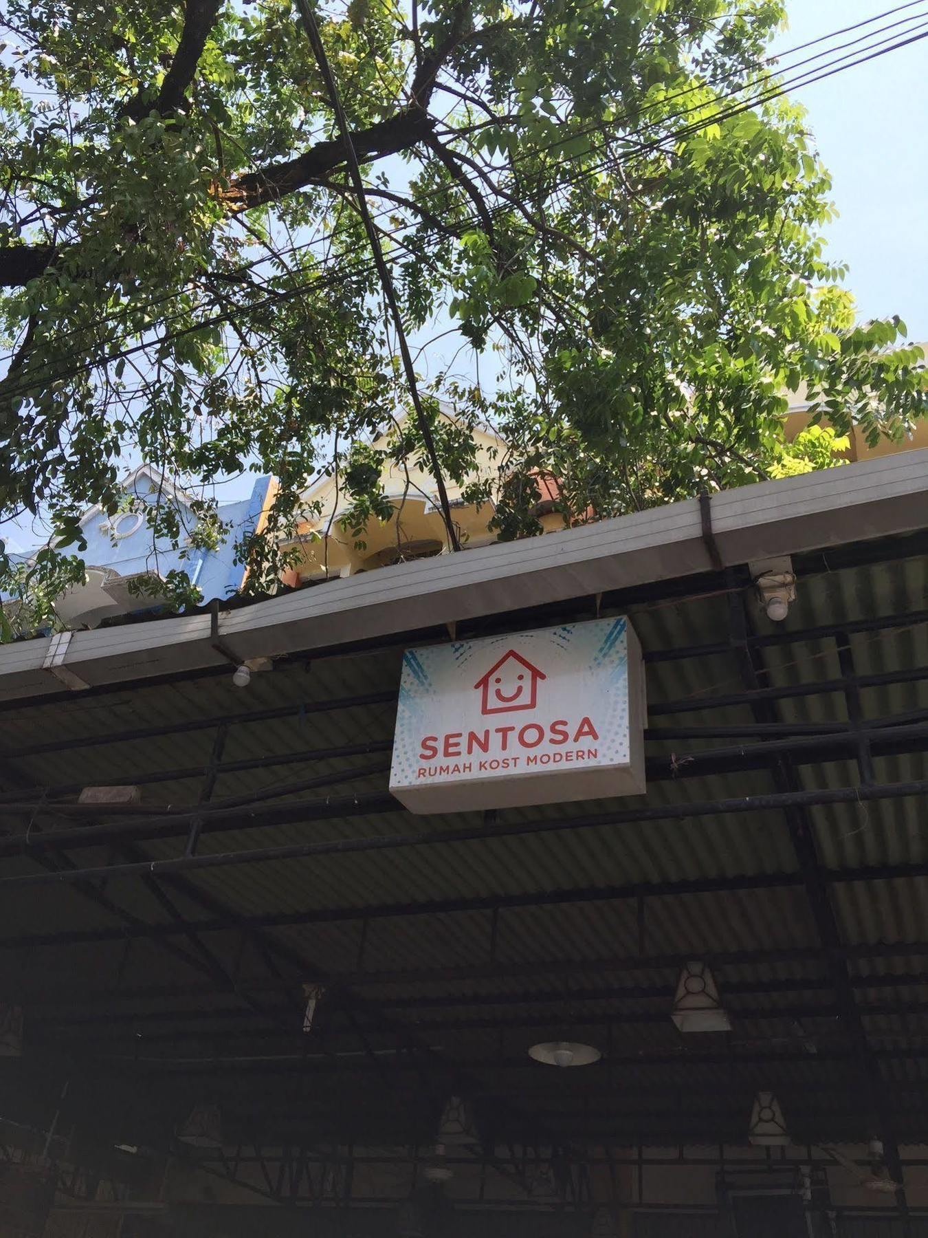 Wisma Sentosa Makassar Esterno foto